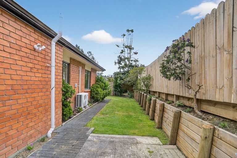 Photo of property in 61d Sabulite Road, Kelston, Auckland, 0602