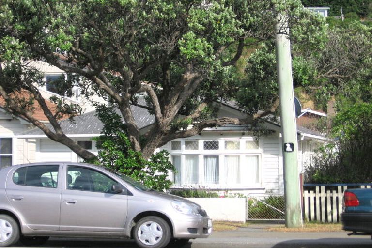 Photo of property in 354 The Parade, Island Bay, Wellington, 6023