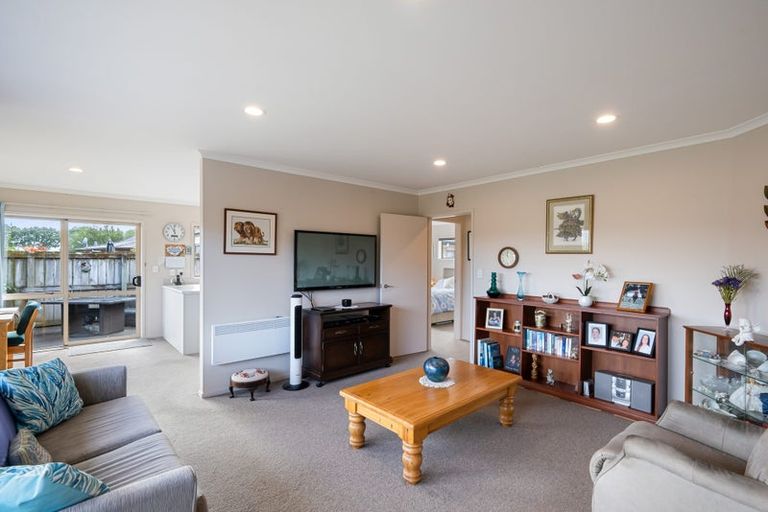 Photo of property in Trackside Villas, 41/91 Mako Mako Road, Levin, 5510