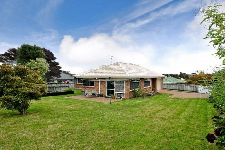 Photo of property in 8 Hollinger Place, Nawton, Hamilton, 3200