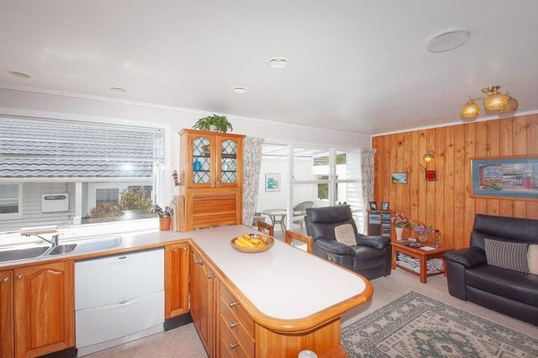 Photo of property in 27 Cranwell Street, Churton Park, Wellington, 6037