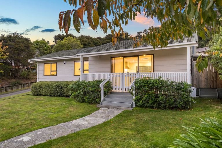 Photo of property in 19 Seagull Place, Whitby, Porirua, 5024