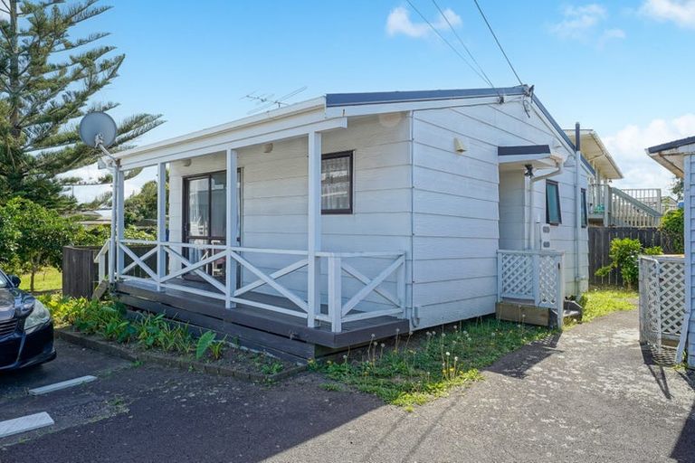 Photo of property in 52 Robertson Road, Favona, Auckland, 2024