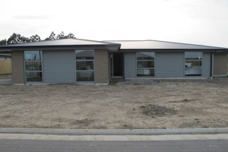 Photo of property in 1 Fry Place, Rolleston, 7614