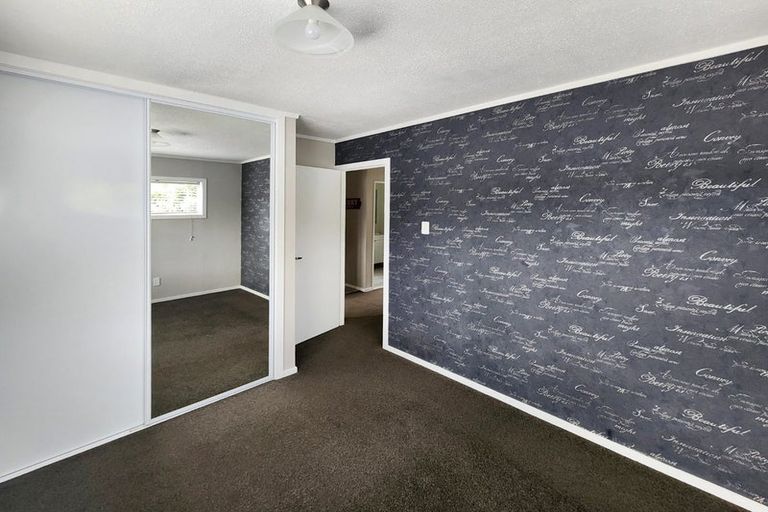 Photo of property in 16 Crystal Grove, Birchville, Upper Hutt, 5018