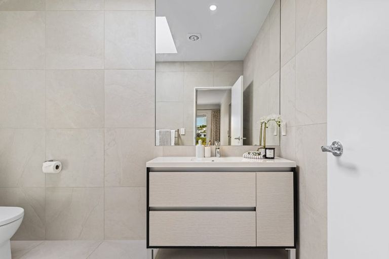 Photo of property in 44 Owen Chapman Drive, Red Beach, 0932