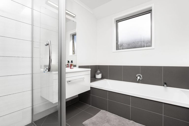 Photo of property in 15 Lamborn Drive, Papakura, 2110