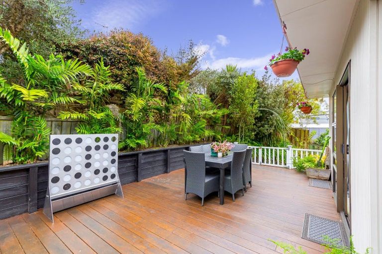 Photo of property in 2/22 Hastings Road, Mairangi Bay, Auckland, 0630