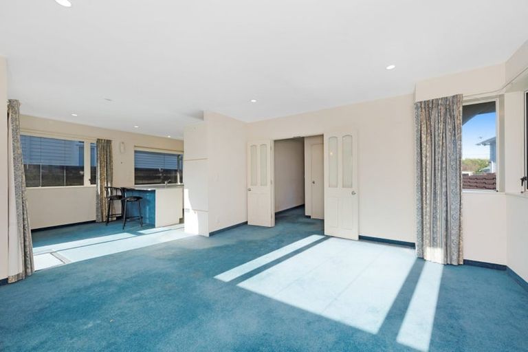 Photo of property in 2/13 Derwent Lee Grove, Epuni, Lower Hutt, 5011