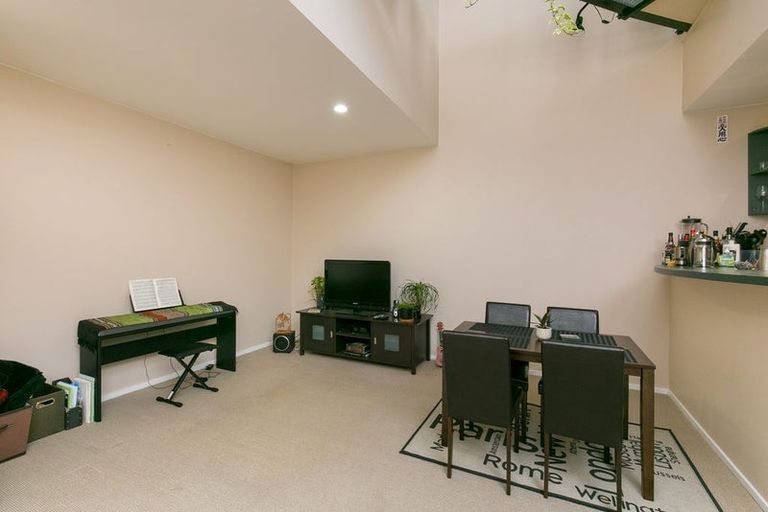 Photo of property in 17u8 Adelaide Road, Mount Cook, Wellington, 6021