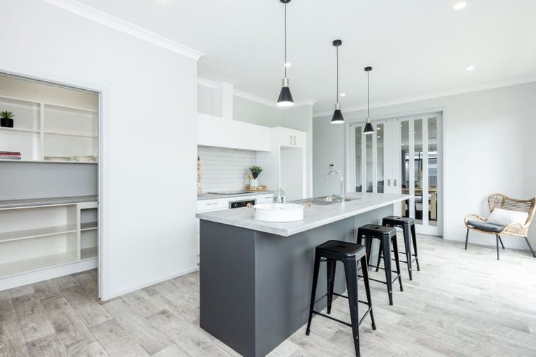 Photo of property in 14 Church Road, Taradale, Napier, 4112