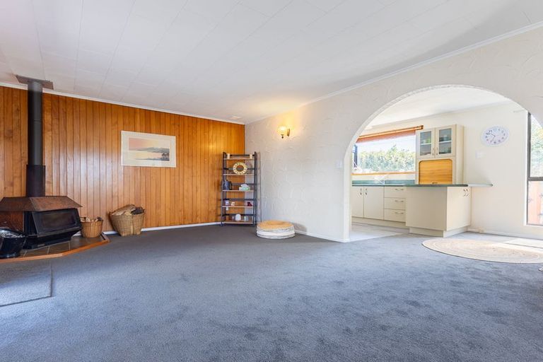 Photo of property in 11 Atua Street, Waikanae Beach, Waikanae, 5036