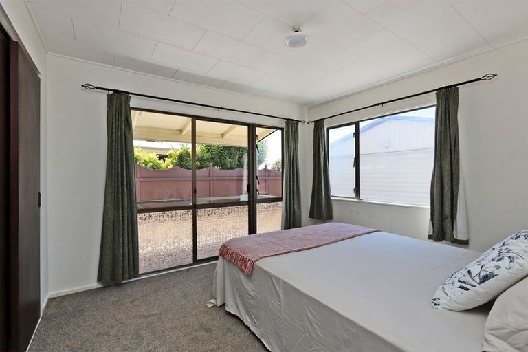 Photo of property in 14 Gilmour Place, Taradale, Napier, 4112