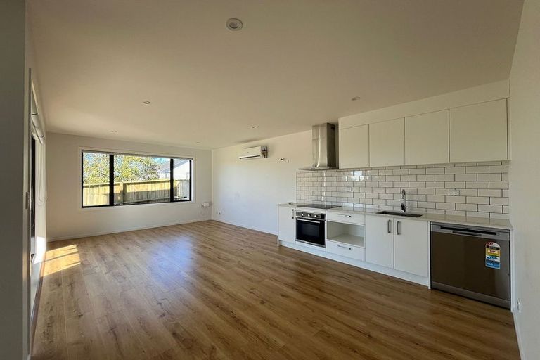 Photo of property in 38 White Heron Drive, Massey, Auckland, 0614