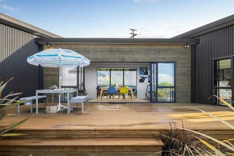 Photo of property in 46 Esplanade, Kaka Point, 9271