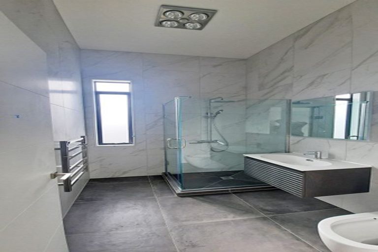 Photo of property in 1 Skua Road, Hobsonville, Auckland, 0616