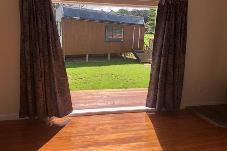 Photo of property in 15 Waitakere Road, Waitakere, Auckland, 0816
