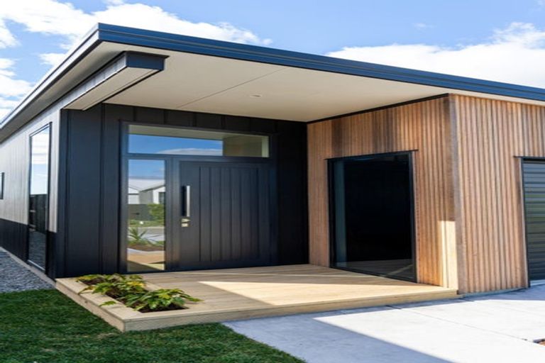 Photo of property in 43 Hinaki Street, Poike, Tauranga, 3112