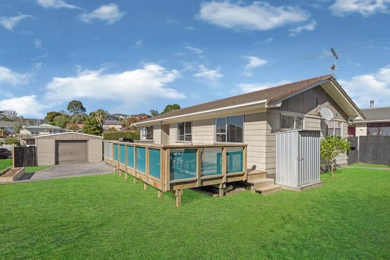 Photo of property in 47 Claverdon Drive, Massey, Auckland, 0614