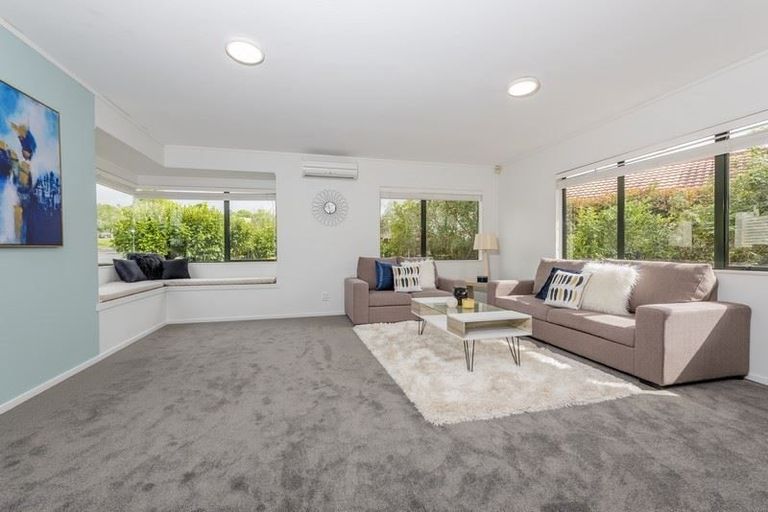 Photo of property in 11 Queen Natalie Place, Massey, Auckland, 0614