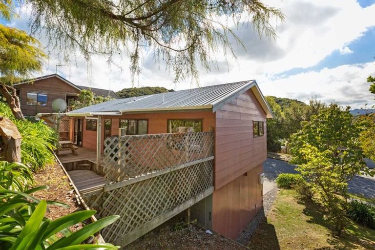 Photo of property in 8 Shackle Lane, Whitby, Porirua, 5024