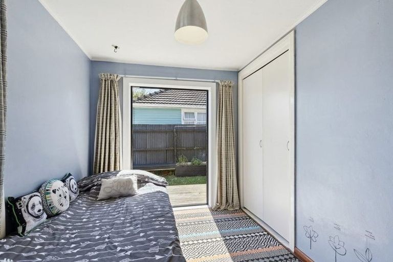 Photo of property in 2/7 Wilmot Street, Northcote, Christchurch, 8052