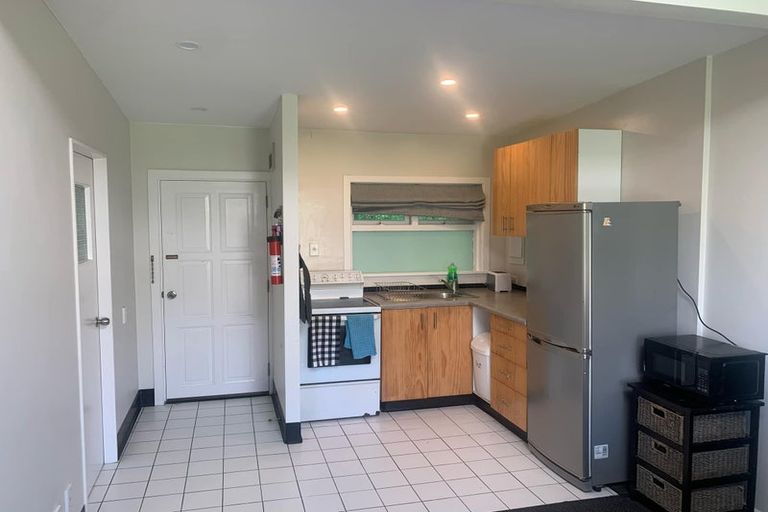 Photo of property in Parkland Flats, 17/51u Adams Terrace, Kelburn, Wellington, 6021