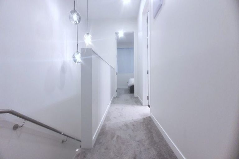 Photo of property in 10 Heketara Way, Massey, Auckland, 0614