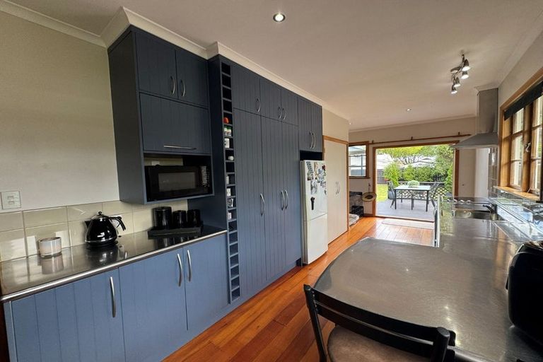 Photo of property in 9 Durham Crescent, Palmerston North, 4414