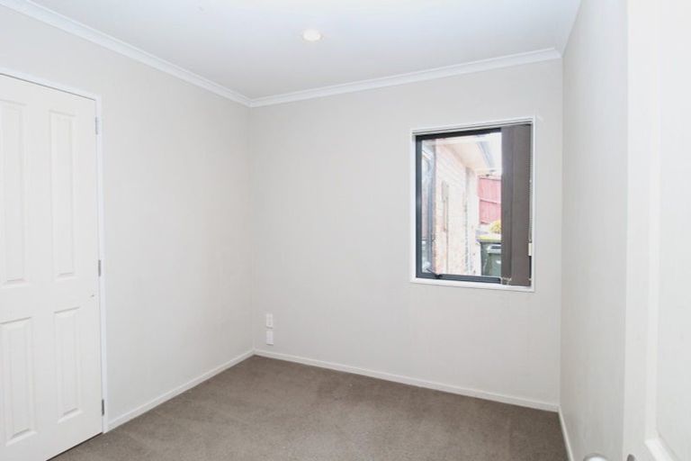 Photo of property in 6 Goh Place, Manurewa, Auckland, 2105