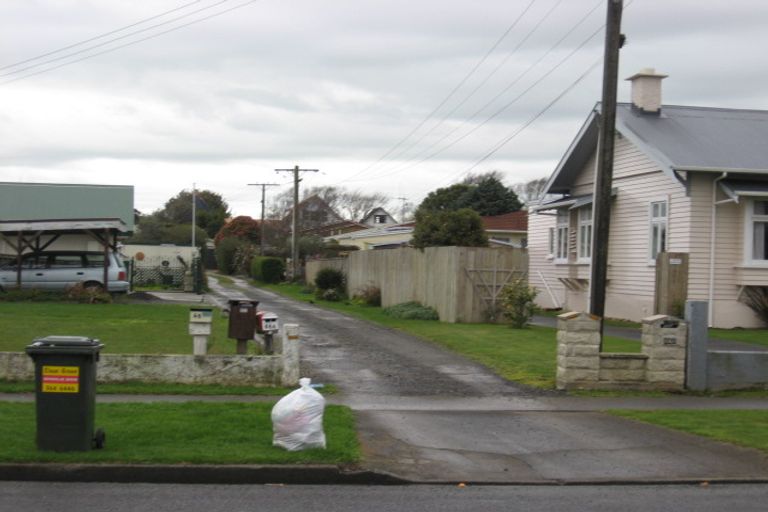 Photo of property in 68c Queen Street West, Levin, 5510