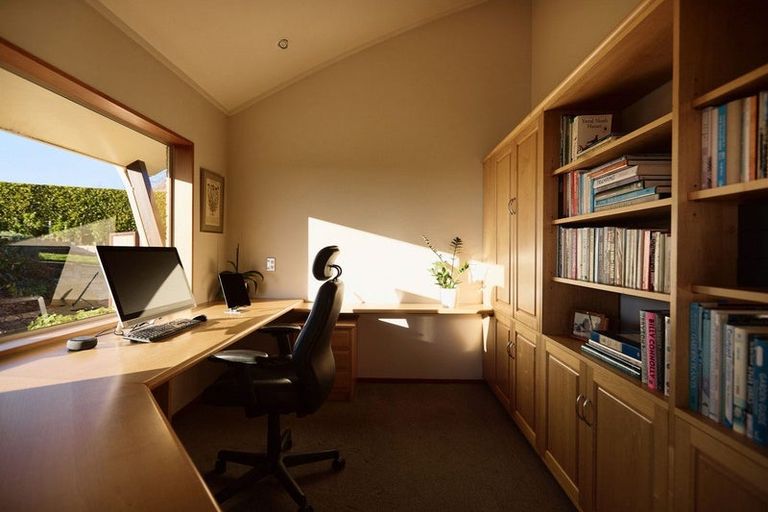 Photo of property in 9 Tupelo Place, Ohauiti, Tauranga, 3112