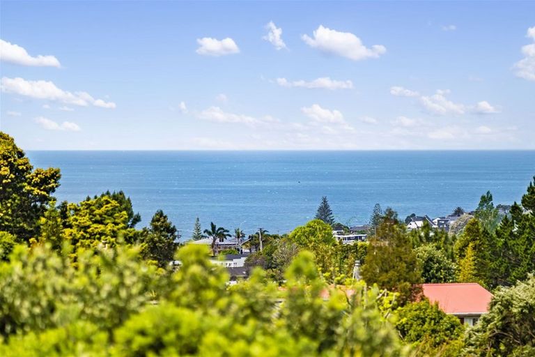 Photo of property in 2/4 Helvetia Drive, Browns Bay, Auckland, 0630