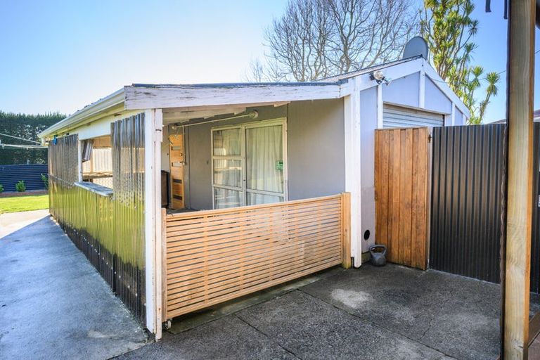 Photo of property in 33 Benmore Avenue, Cloverlea, Palmerston North, 4412