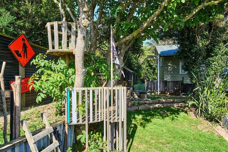 Photo of property in 5 Takutai Road, Pukerua Bay, 5026