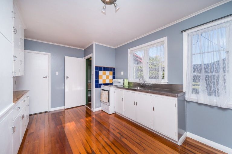 Photo of property in 6 Birmingham Street, Takaro, Palmerston North, 4412