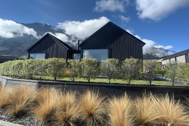 Photo of property in 4 Kotuku Lane, Jacks Point, Queenstown, 9371