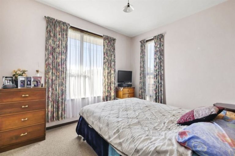 Photo of property in 392 Mairehau Road, Parklands, Christchurch, 8083