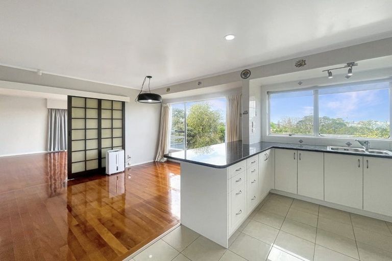 Photo of property in 18 Makepiece Place, Chatswood, Auckland, 0626