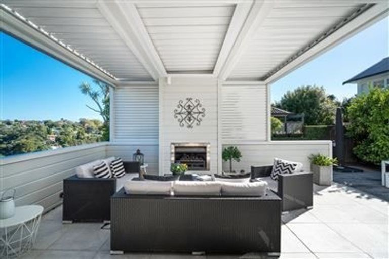 Photo of property in 41 Seaview Avenue, Northcote, Auckland, 0627