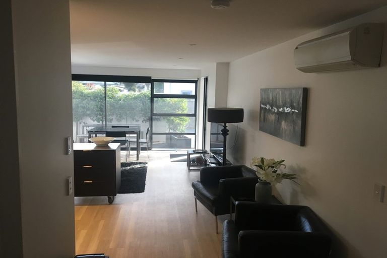 Photo of property in 138a Holly Road, St Albans, Christchurch, 8014