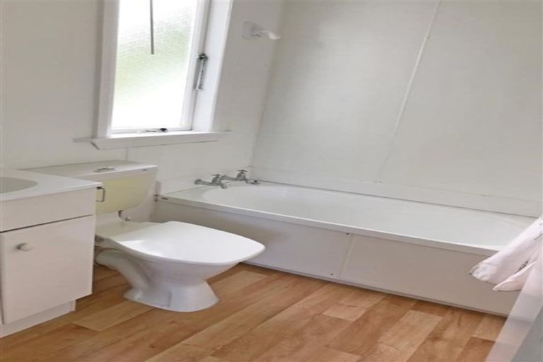 Photo of property in 28a Garden Road, Northland, Wellington, 6012