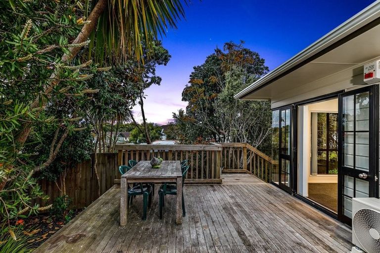 Photo of property in 2/54 Granville Drive, Massey, Auckland, 0614