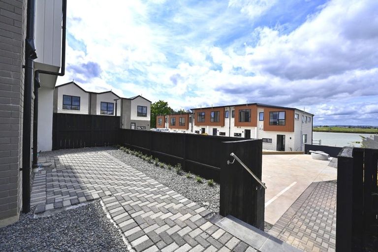 Photo of property in 15/21 Hazards Road, Weymouth, Auckland, 2103