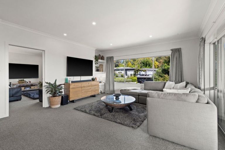 Photo of property in 37 Tauroa Road, Havelock North, 4130