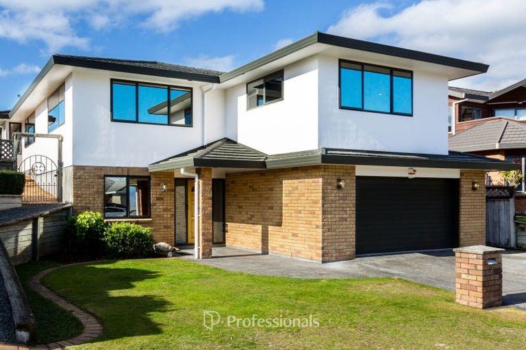 Photo of property in 18 Clearwater Terrace, Brown Owl, Upper Hutt, 5018