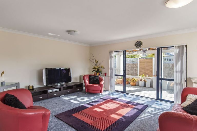 Photo of property in 87 Milne Drive, Paraparaumu, 5032