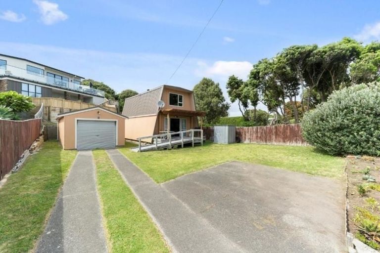 Photo of property in 56 Tutere Street, Waikanae Beach, Waikanae, 5036