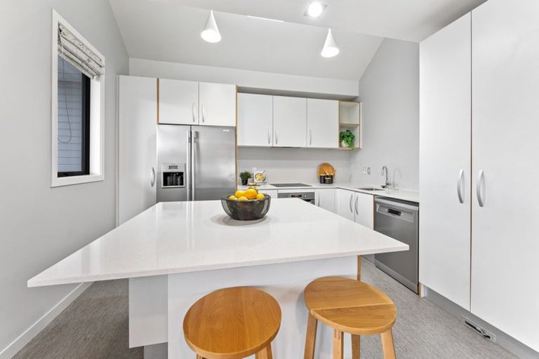 Photo of property in 1/176 Mcleod Road, Te Atatu South, Auckland, 0610