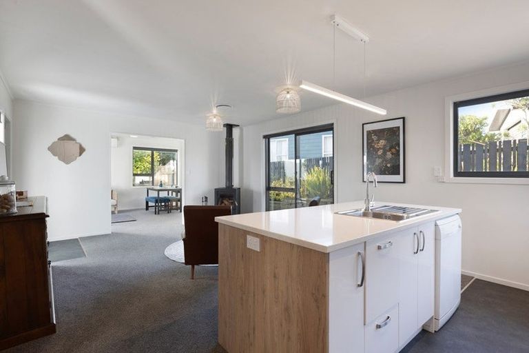 Photo of property in 160 Mark Avenue, Grenada Village, Wellington, 6037